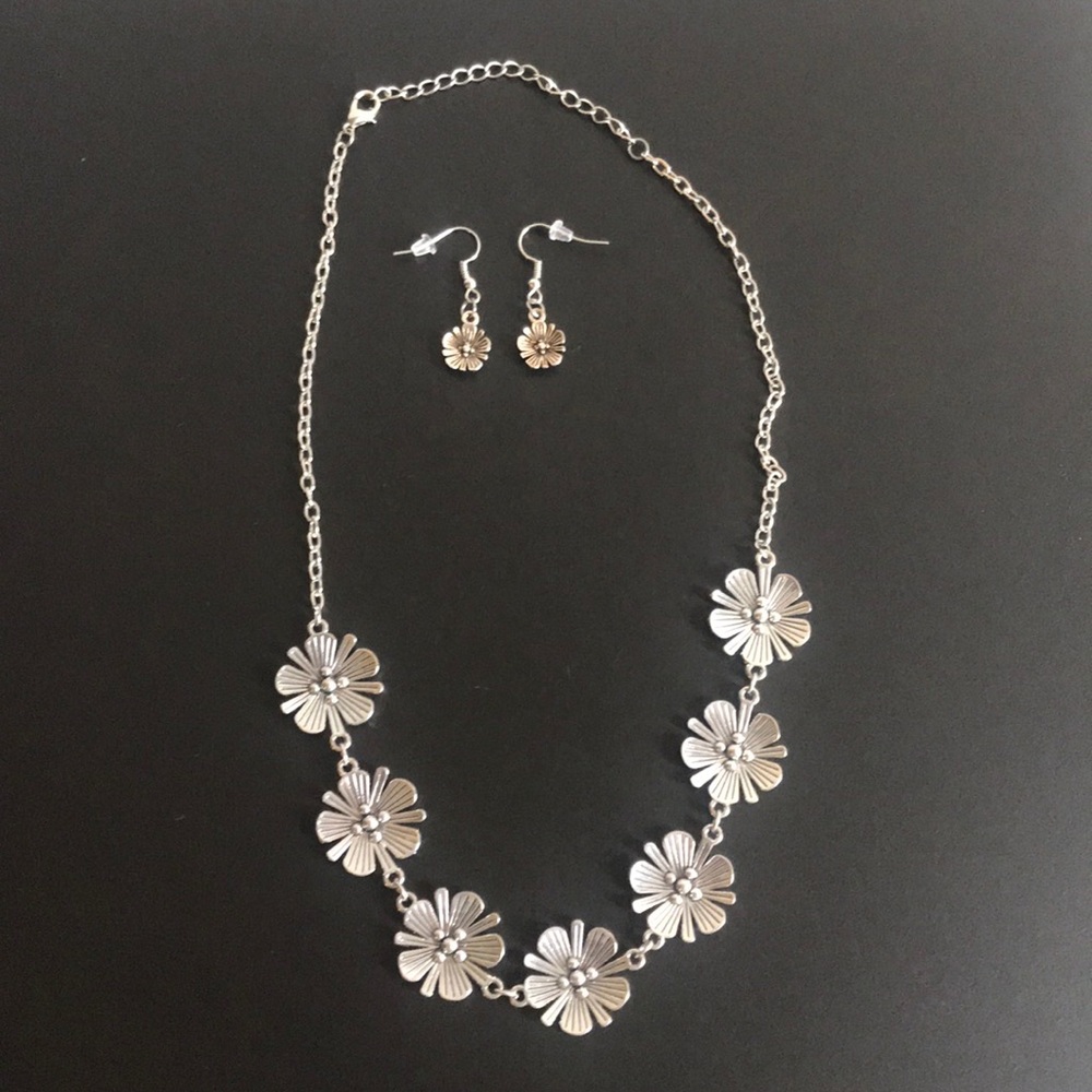 Silver blossom necklace